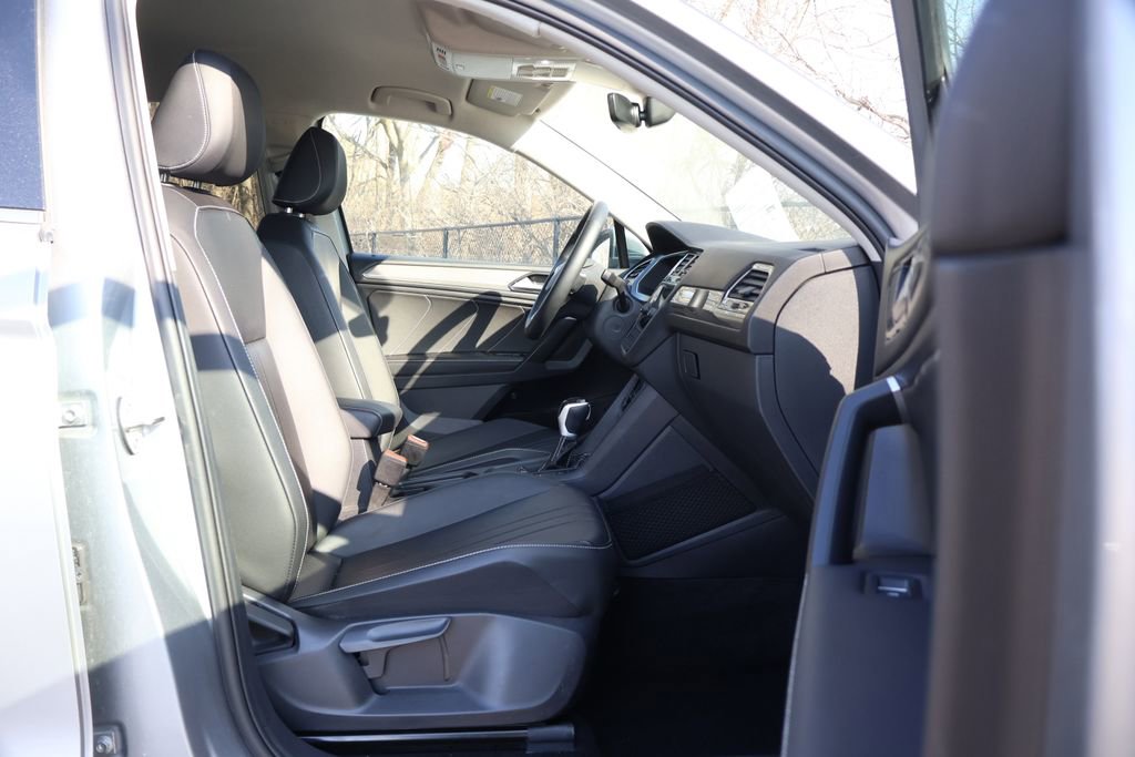 Used 2024 Volkswagen Tiguan Wolfsburg Edition image 38