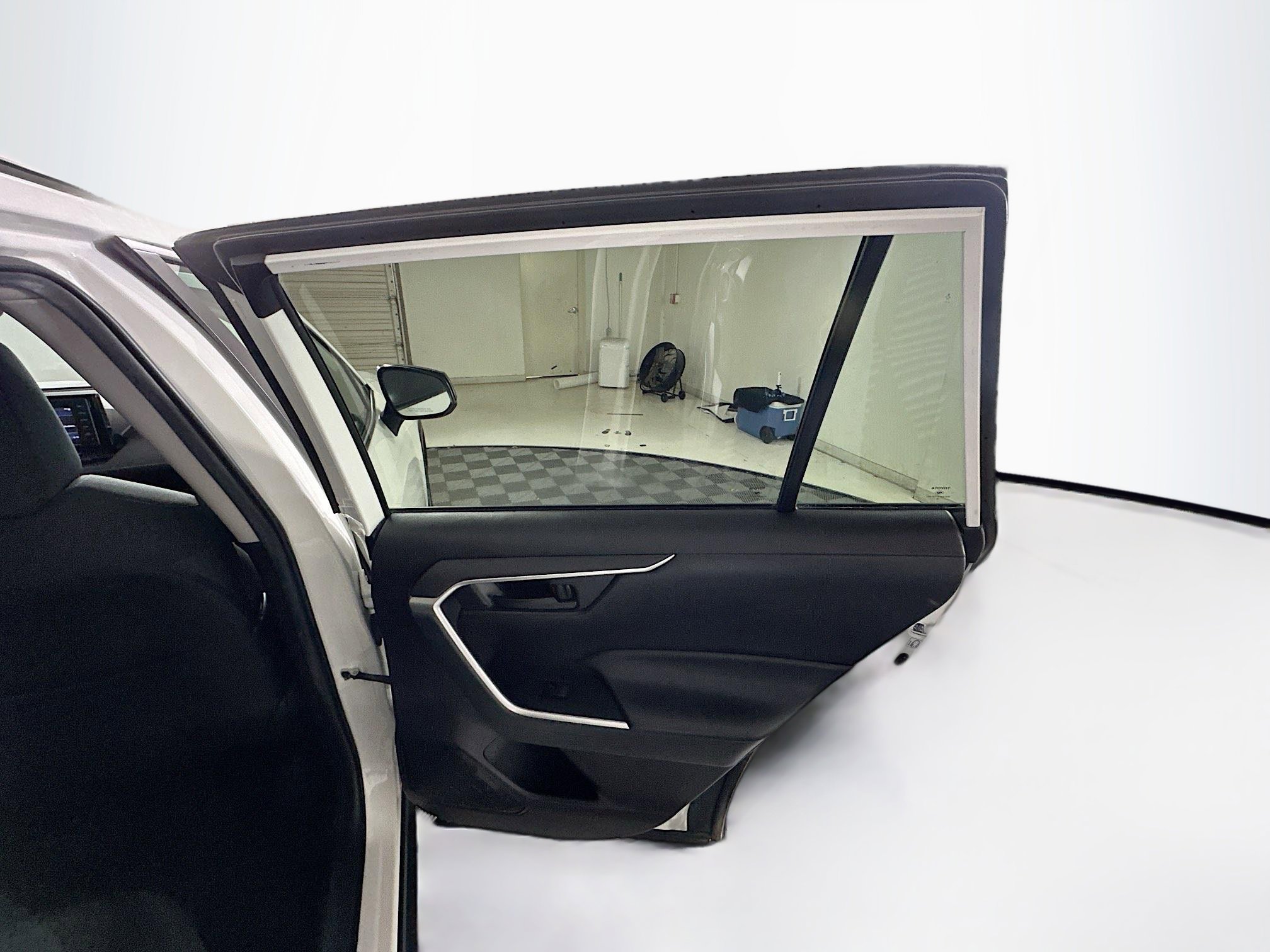 Used 2020 Toyota RAV4 LE FWD image 29