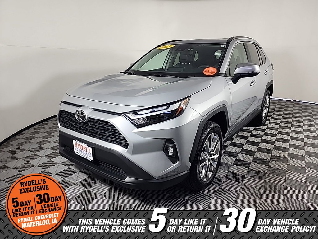 Used 2025 Toyota RAV4 XLE Premium image 4