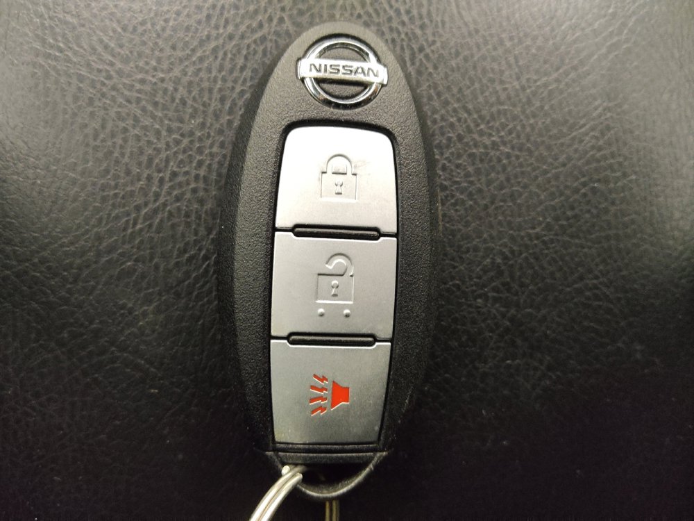 Used 2014 Nissan Rogue SV image 32