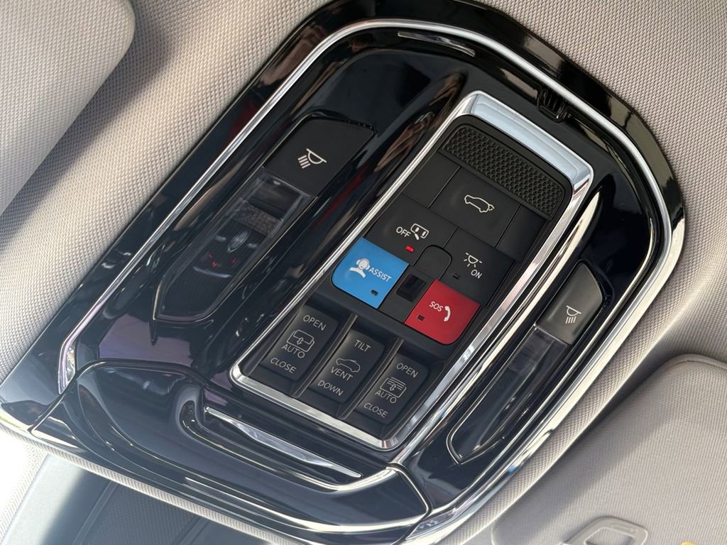 Used 2022 Jeep Grand Cherokee Summit AWD/4WD image 30