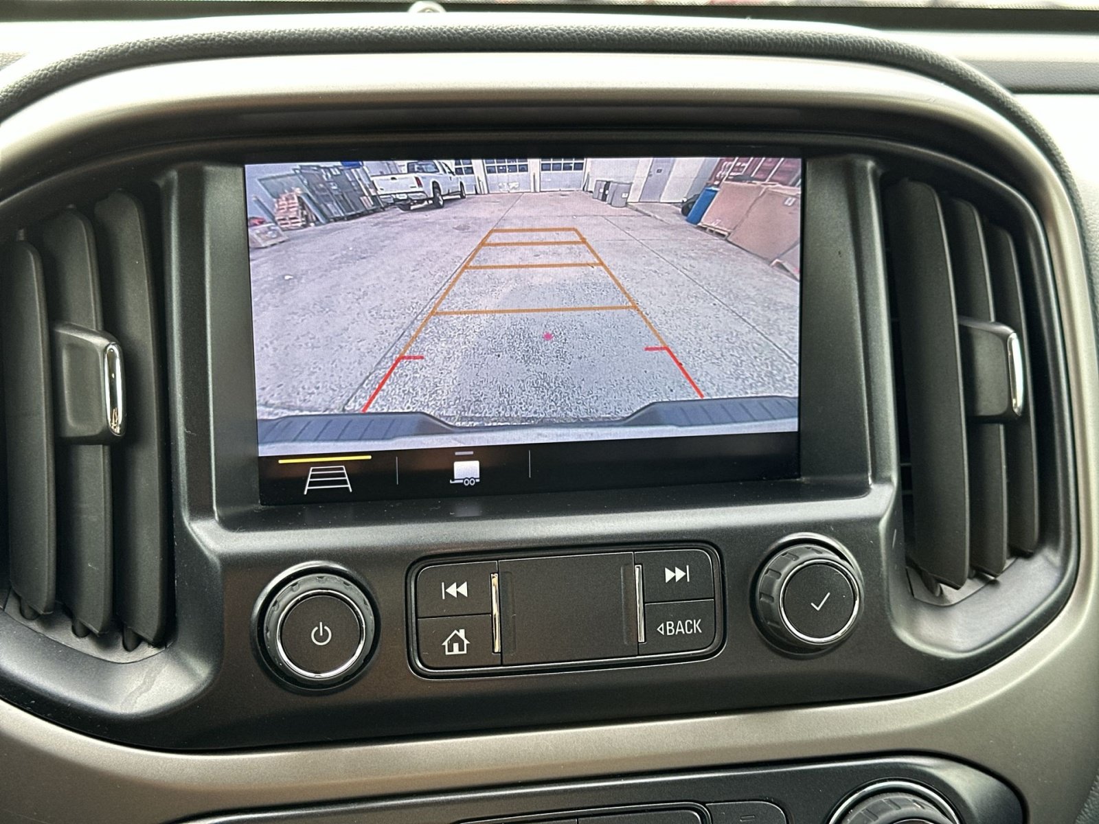 Used 2020 Chevrolet Colorado Z71 AWD/4WD image 20
