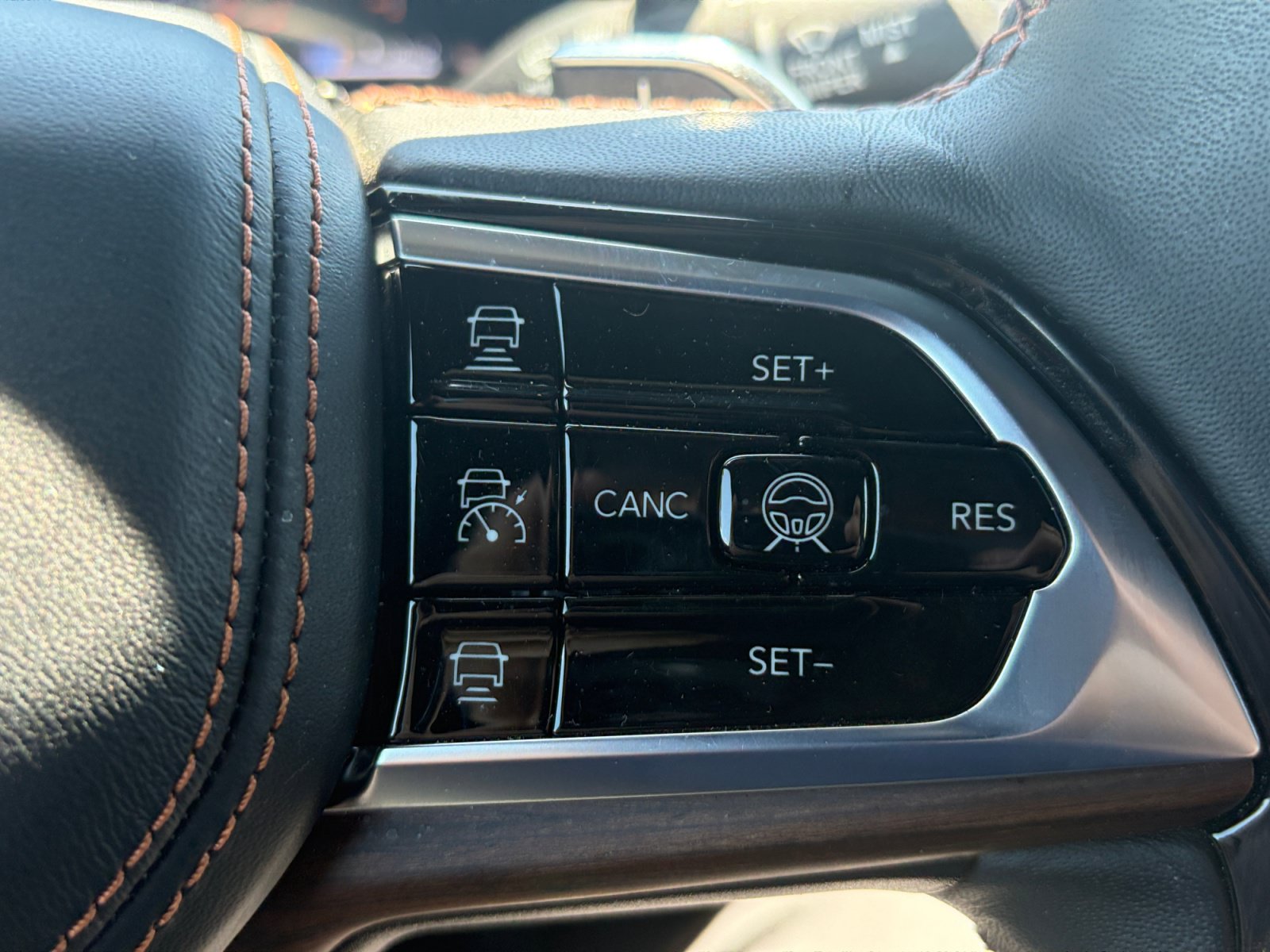 Used 2024 Jeep Grand Cherokee L Summit w/ Advanced Protech Group IV AWD/4WD image 26