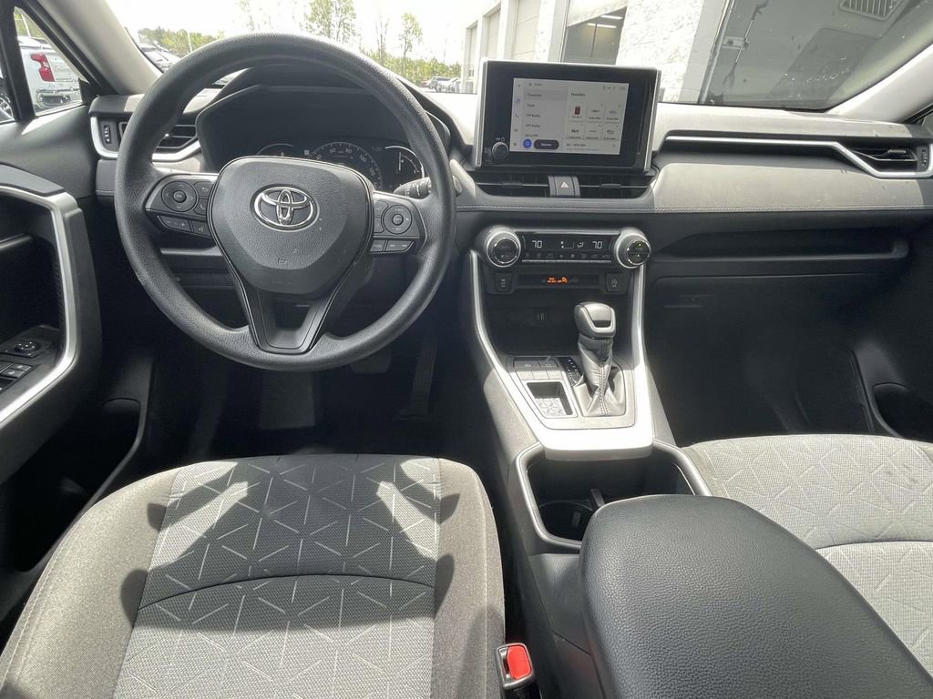 Used 2025 Toyota RAV4 XLE image 22