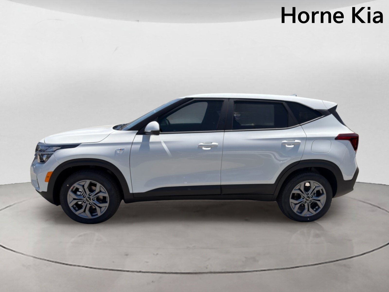 New 2026 Kia Seltos LX FWD image 6