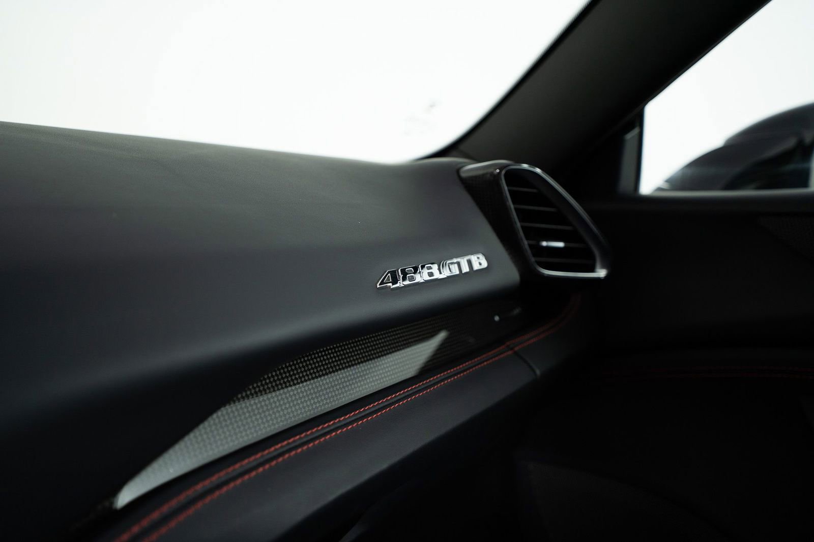 Certified 2019 Ferrari 488 GTB RWD image 41