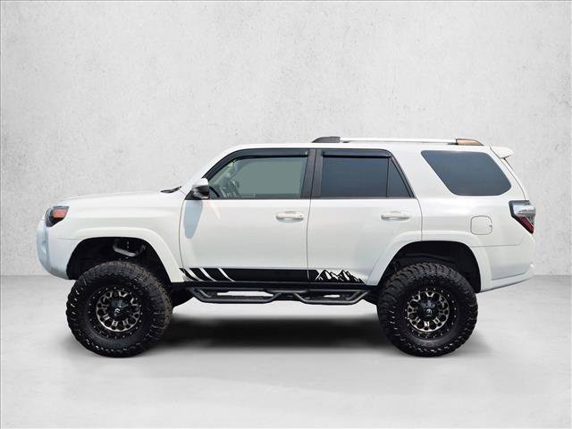 Used 2019 Toyota 4Runner SR5 AWD/4WD image 9
