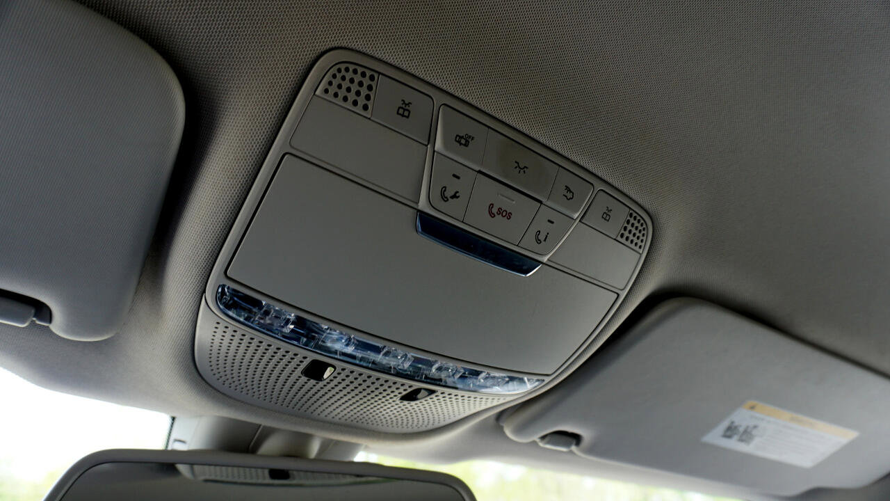 Used 2017 Mercedes-Benz GLC 300 4MATIC image 32