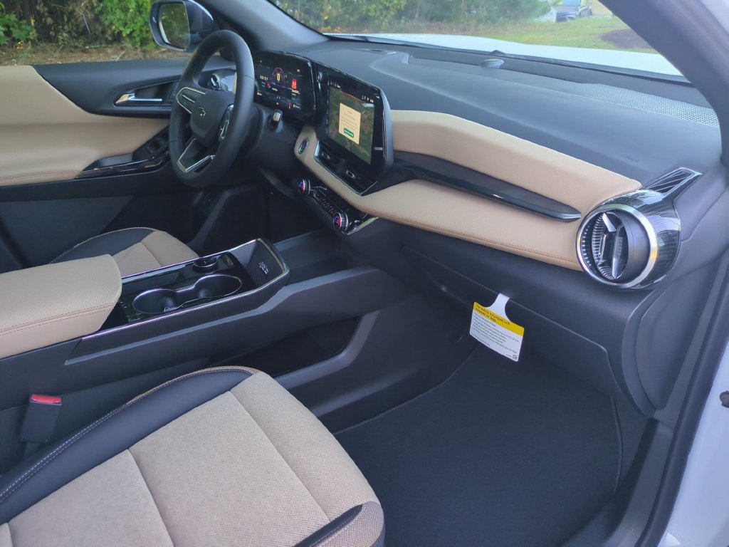 New 2027 Chevrolet Equinox ACTIV w/ Convenience Package III FWD image 36