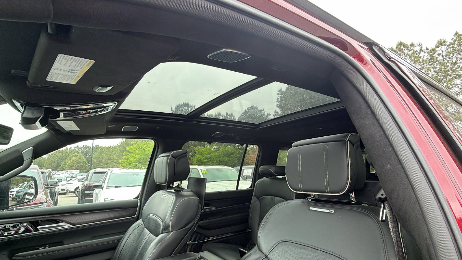 Used 2025 Jeep Grand Wagoneer Series II Obsidian w/ Quick Order Packagew 28T AWD/4WD image 18