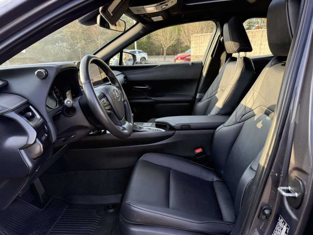 Used 2023 Lexus UX 250h F Sport w/ Accessory Package (Z2) image 13