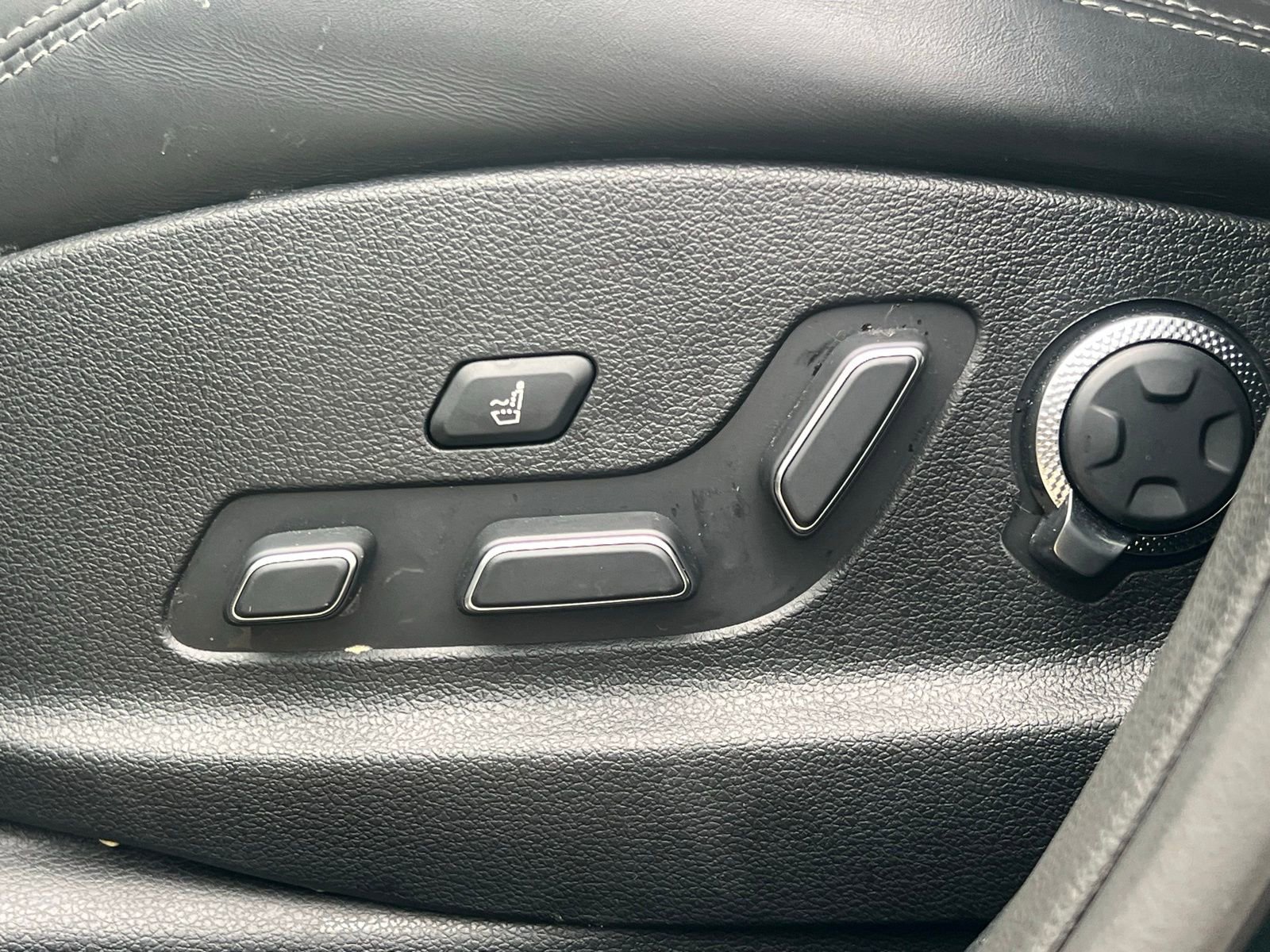 Used 2023 Genesis GV70 3.5T Sport w/ Sport Prestige Package image 28