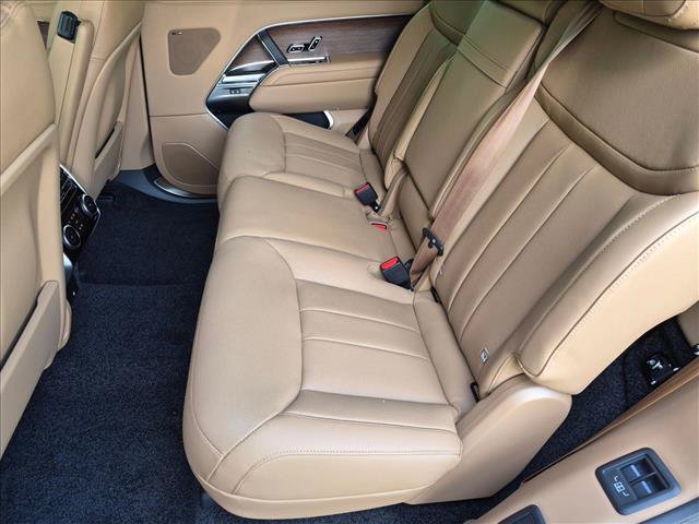 New 2026 Land Rover Range Rover Long Wheelbase SE AWD/4WD image 15