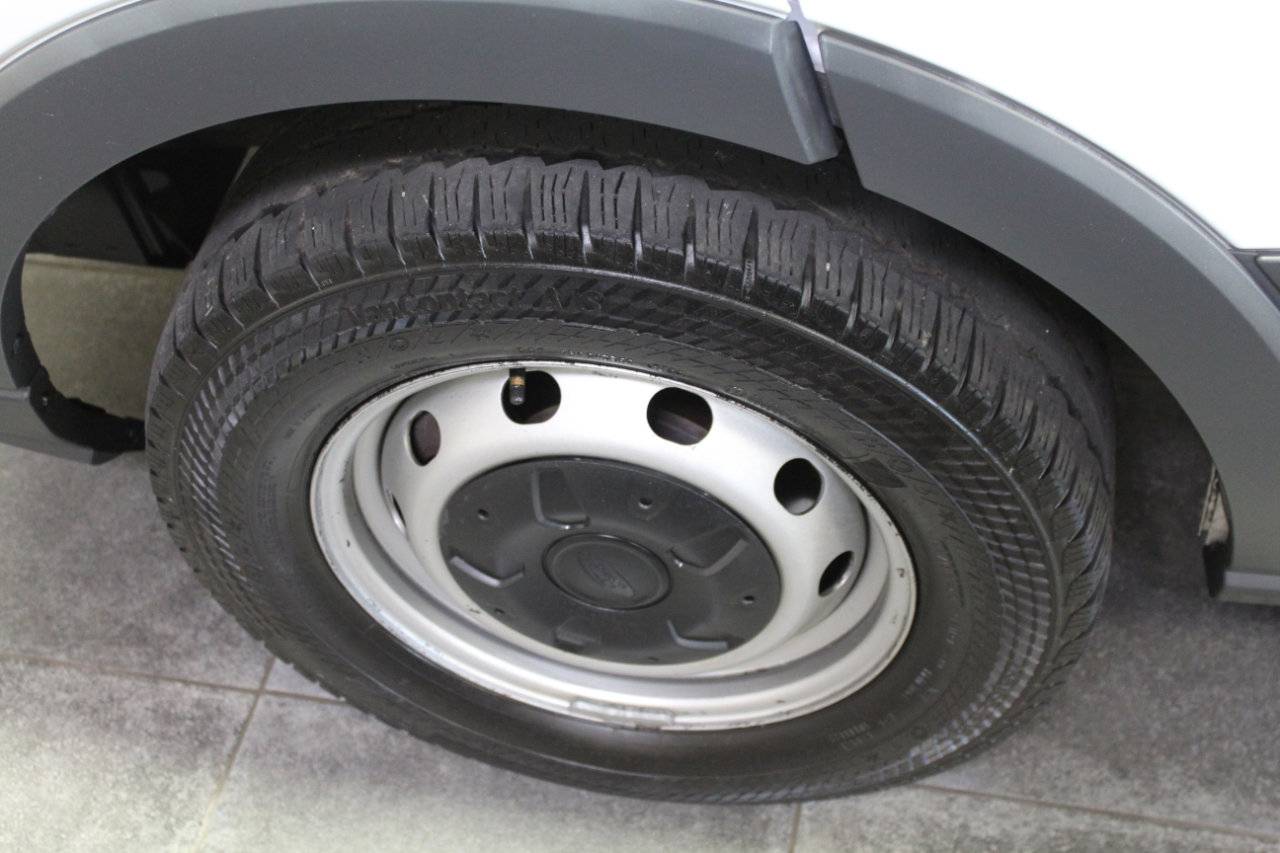 Used 2018 Ford Transit 250 130 Low Roof image 32