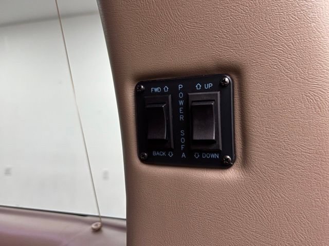 Used 2020 GMC Savana 2500 w/ Enhanced Convenience Package RWD image 11