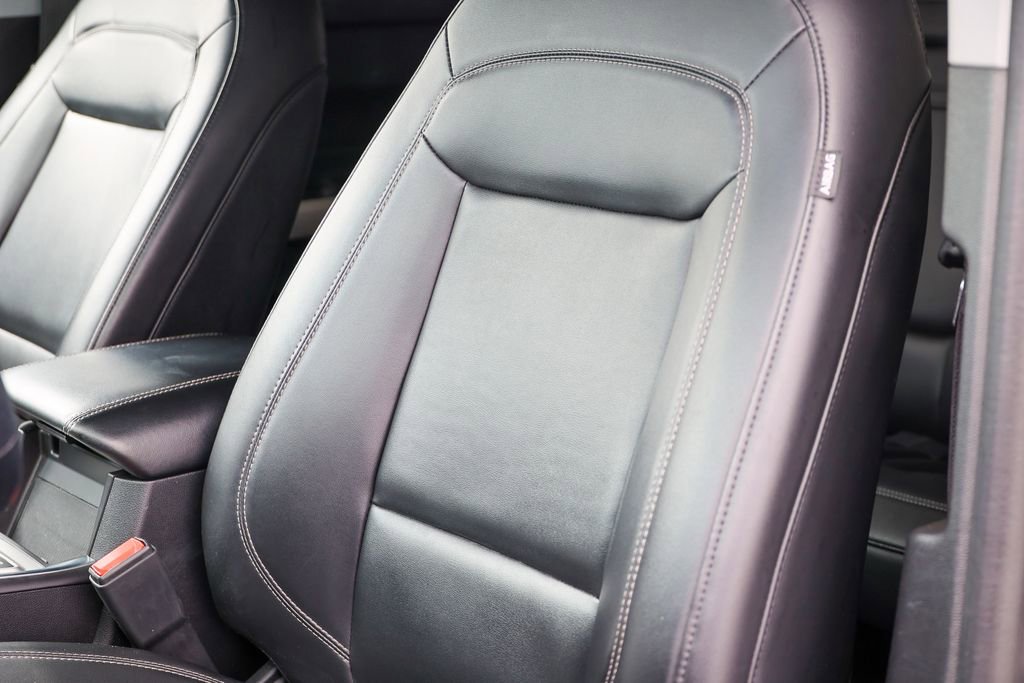 Certified 2023 Ford Explorer XLT w/ Equipment Group 202A AWD/4WD image 35