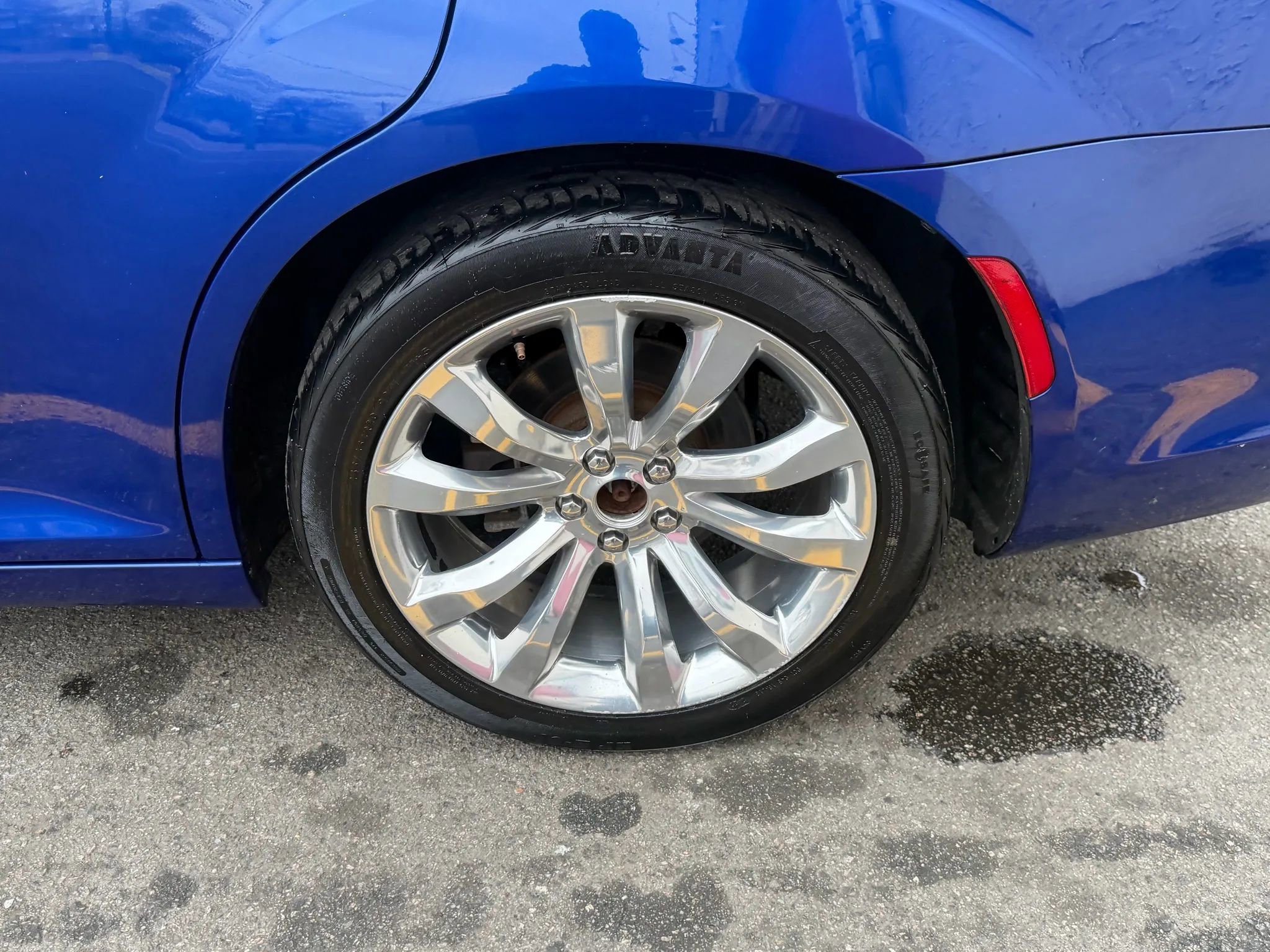 Used 2018 Chrysler 300 Touring w/ Chrome Appearance Package image 9