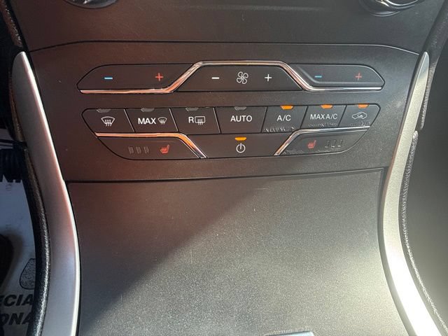 Used 2019 Ford Edge SEL w/ Equipment Group 201A FWD image 22