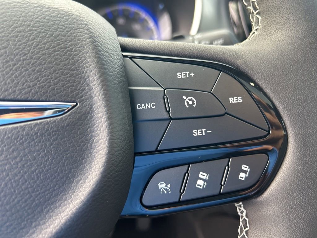 New 2025 Chrysler Pacifica Limited image 47