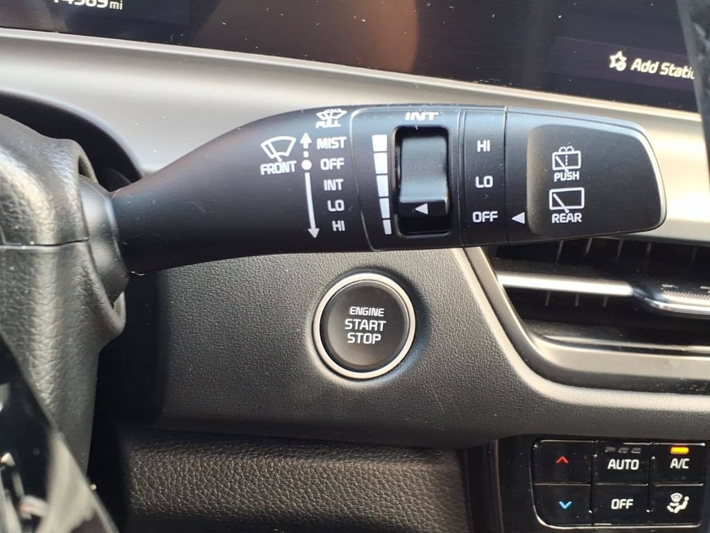 Used 2024 Kia Seltos EX AWD/4WD image 31