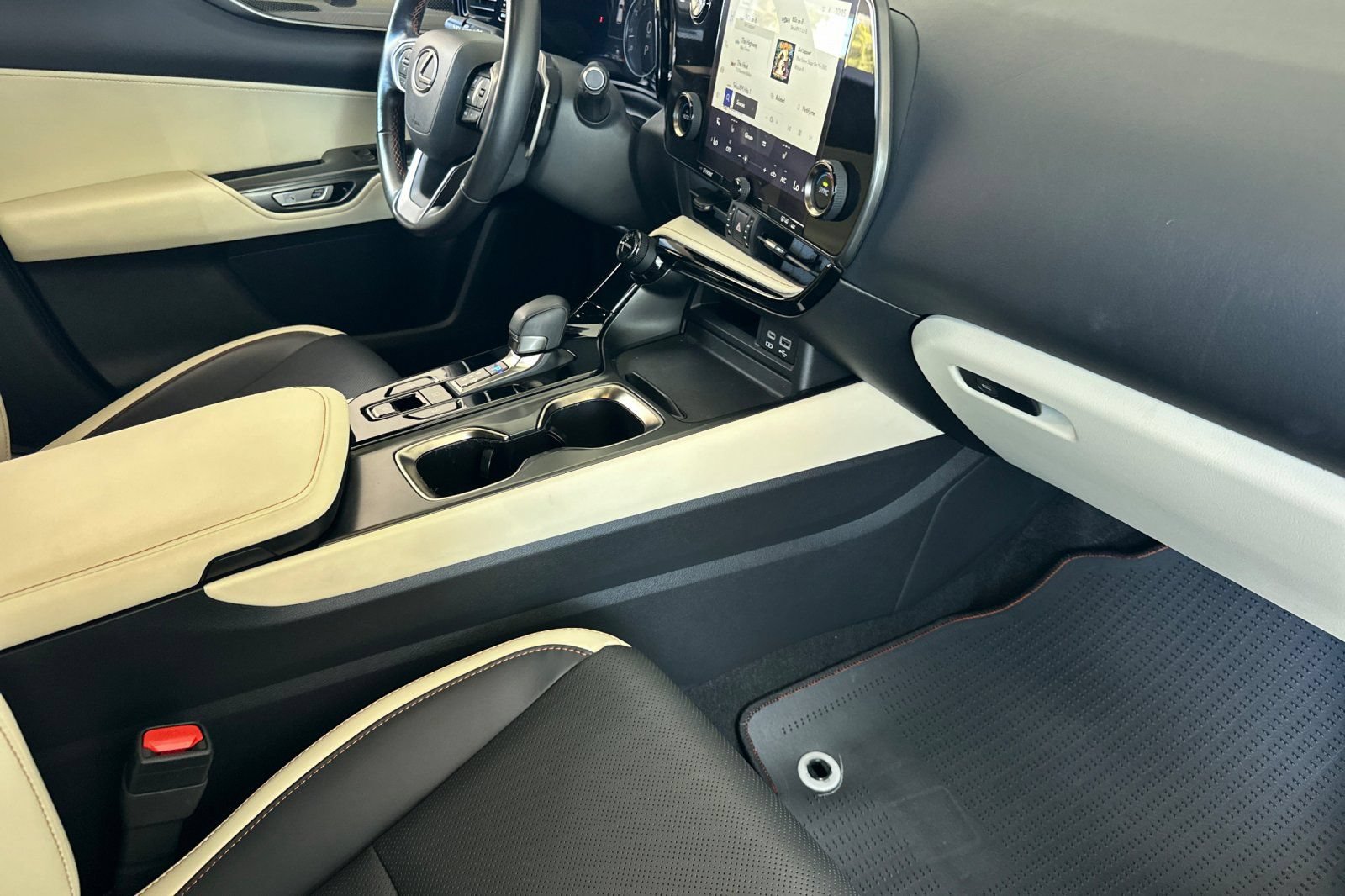 Certified 2024 Lexus NX 250 FWD image 13