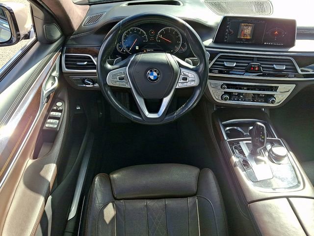 Used 2016 BMW 750i xDrive image 11