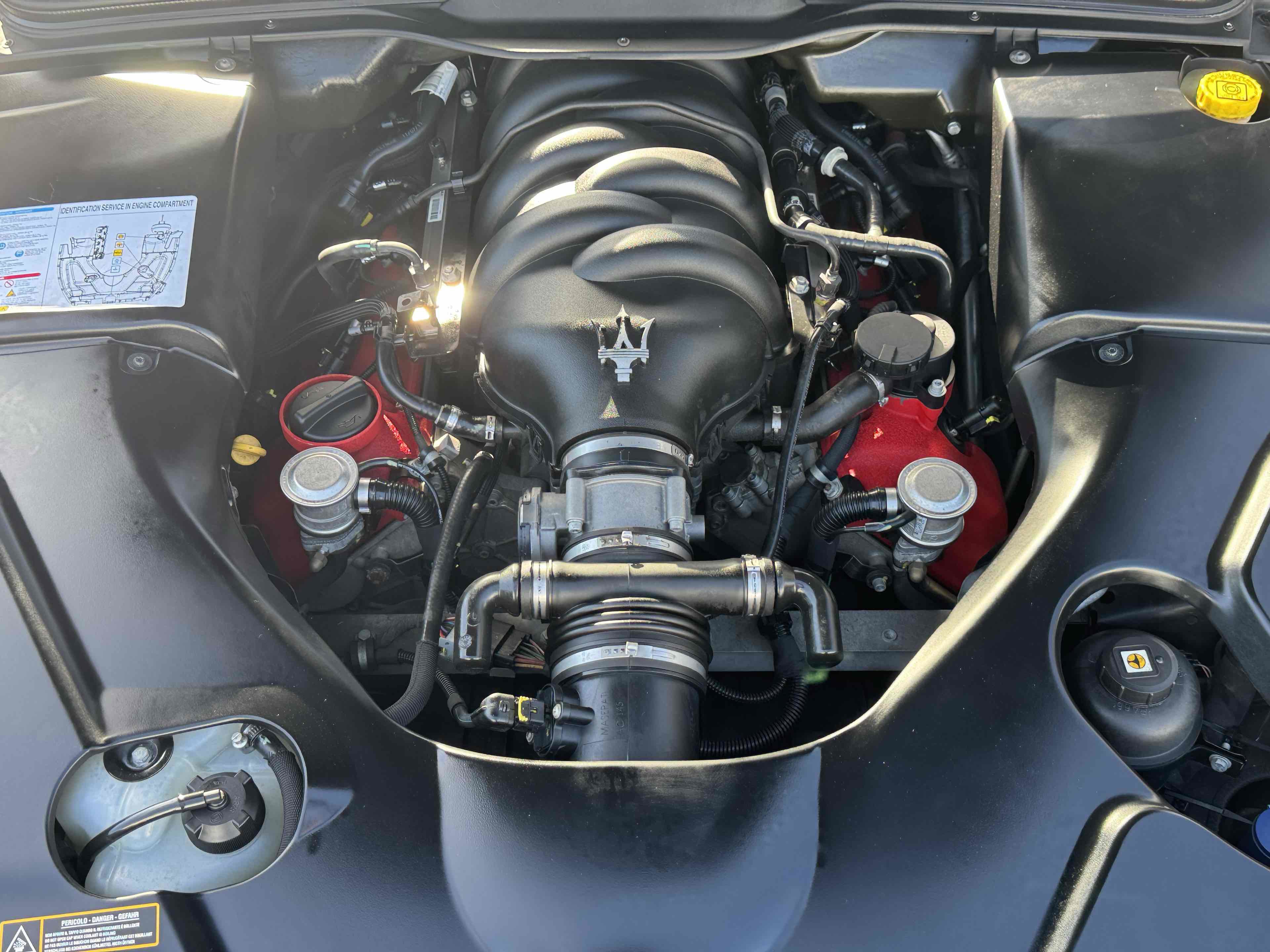 Used 2012 Maserati GranTurismo S image 8