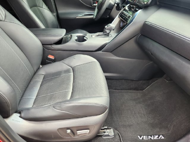 Certified 2022 Toyota Venza Limited w/ Advanced Technology Package AWD/4WD image 14