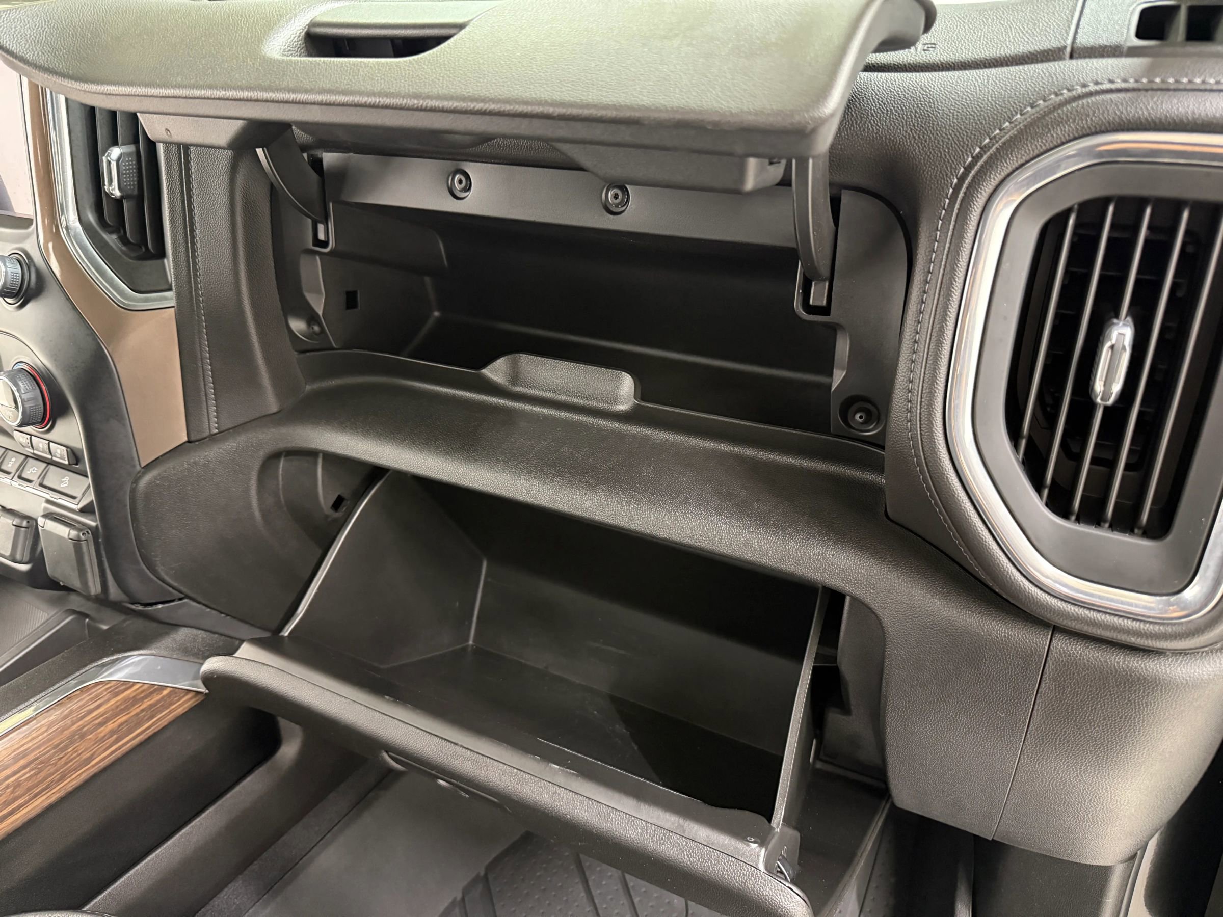 Used 2022 Chevrolet Silverado 2500 High Country w/ Technology Package image 24