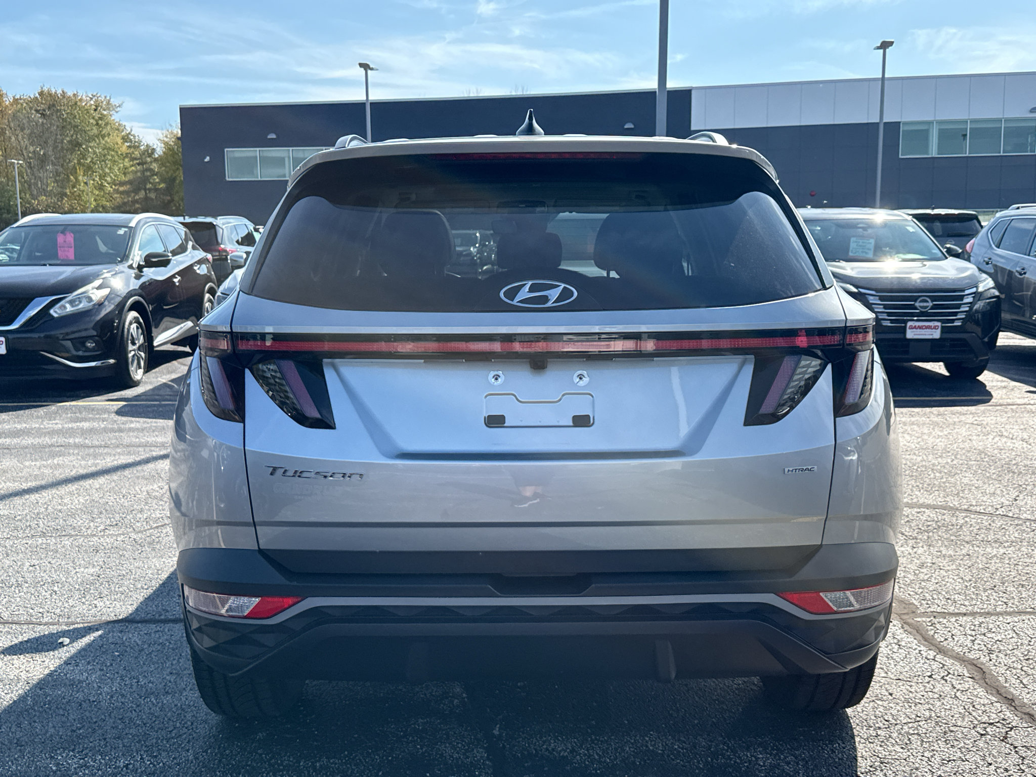 Used 2023 Hyundai Tucson SEL w/ Convenience Package AWD/4WD image 3