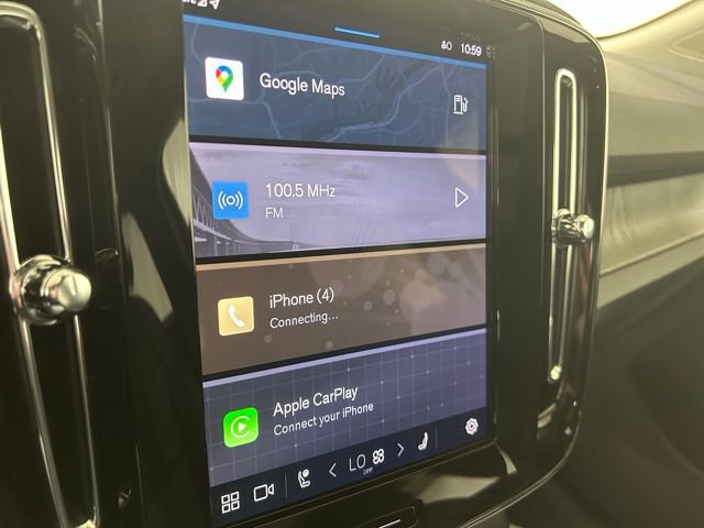 Certified 2025 Volvo XC40 B5 Core image 17