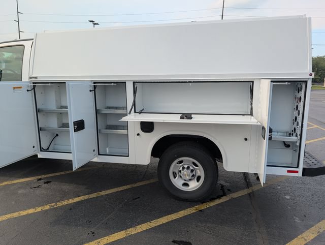 New 2026 Chevrolet Express 3500 w/ Power Convenience Package RWD image 23