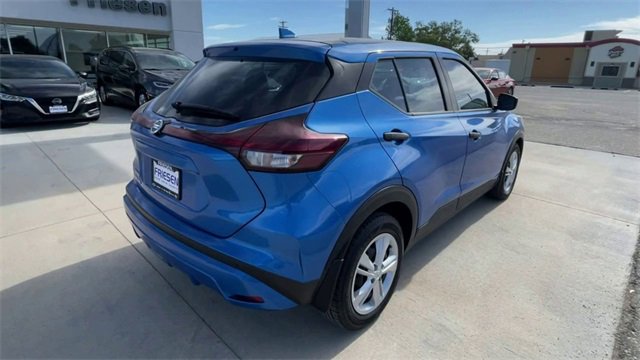 Used 2021 Nissan Kicks S image 2