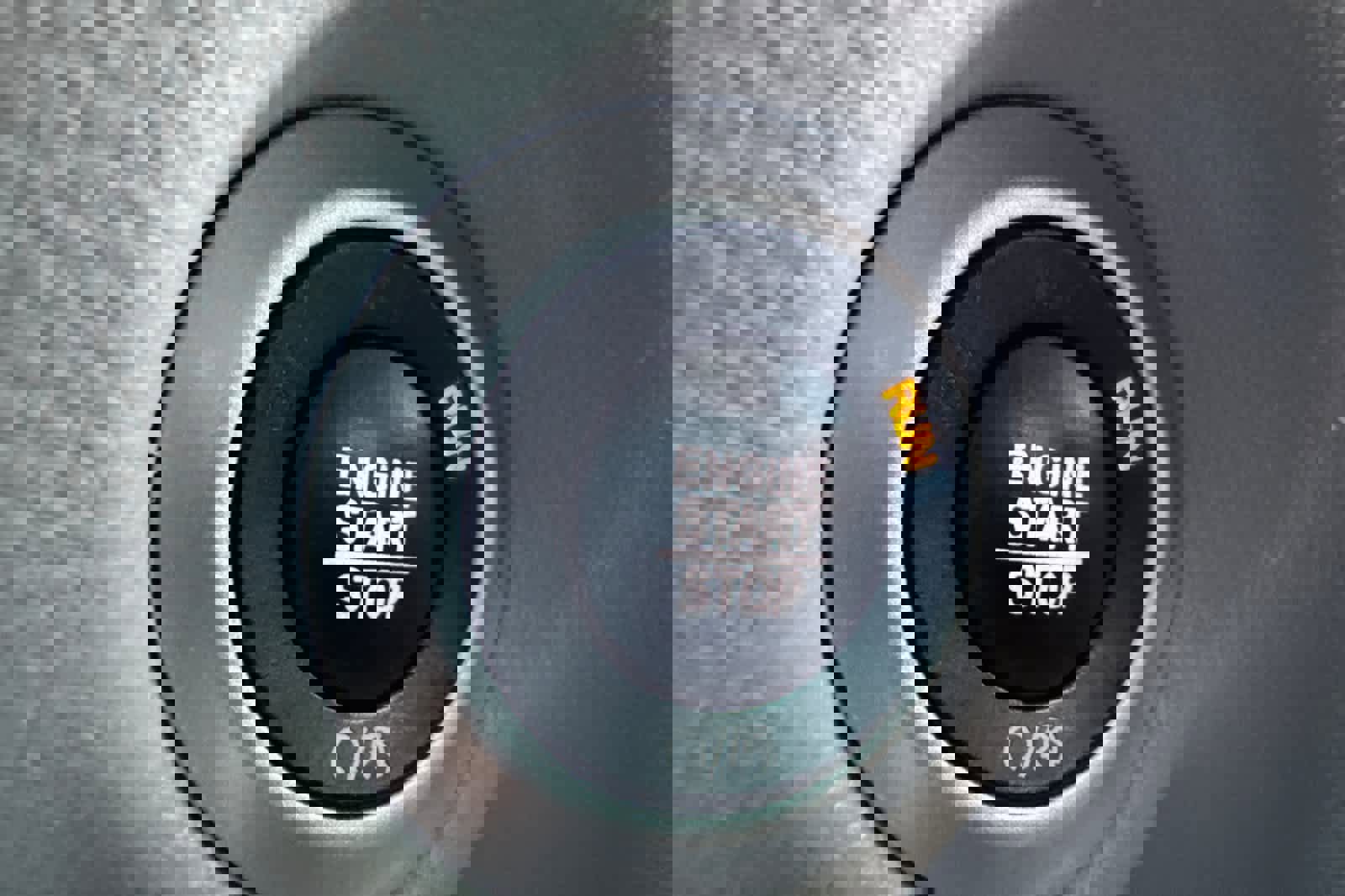 Used 2023 Chrysler Pacifica Touring-L image 25