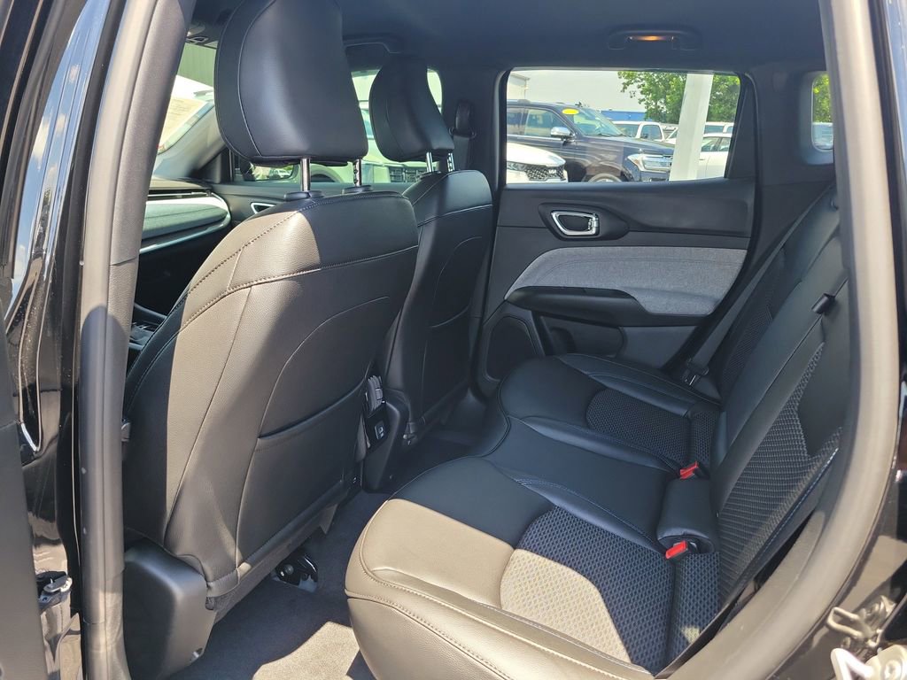 Used 2024 Jeep Compass Latitude AWD/4WD image 12