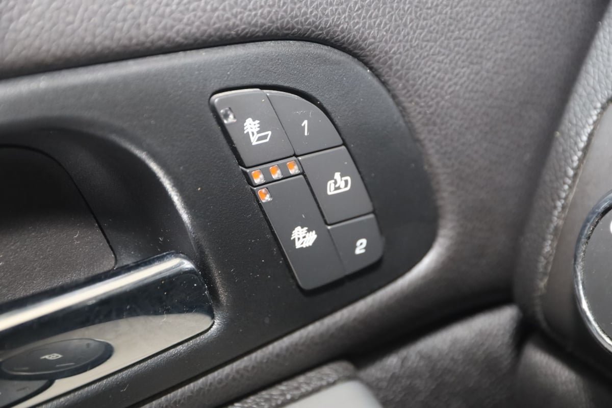 Used 2012 Chevrolet Silverado 1500 LTZ w/ LTZ White Diamond Edition AWD/4WD image 8