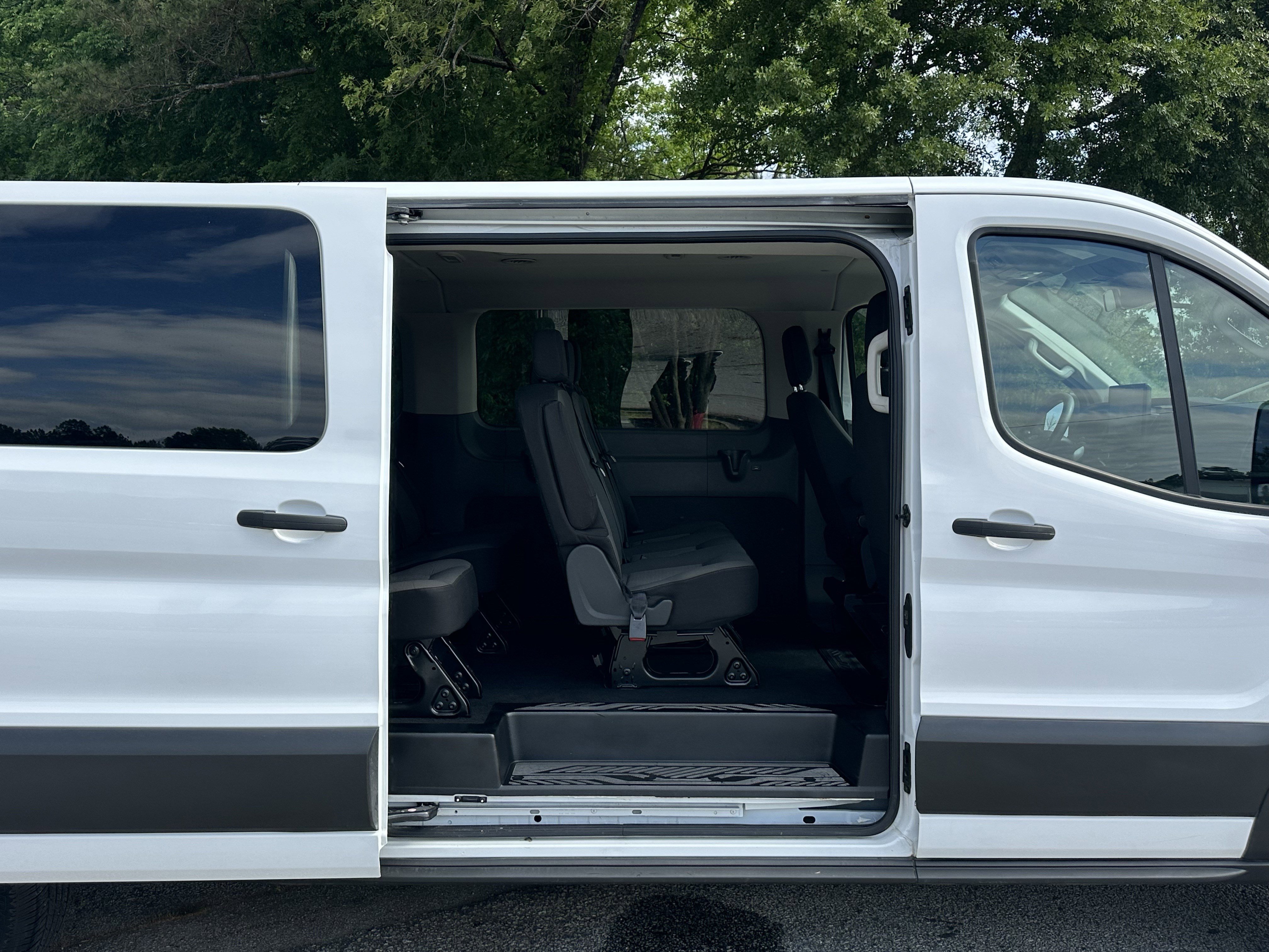 Used 2023 Ford Transit 350 XLT RWD image 17