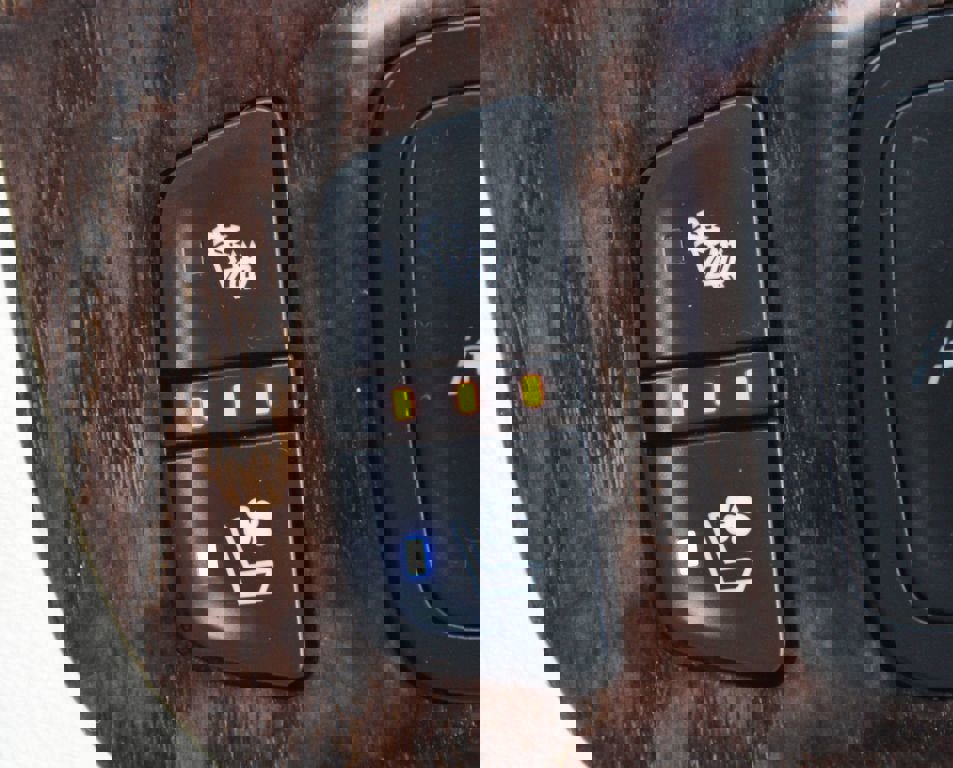 Used 2021 GMC Acadia Denali w/ Denali Technology Package image 9