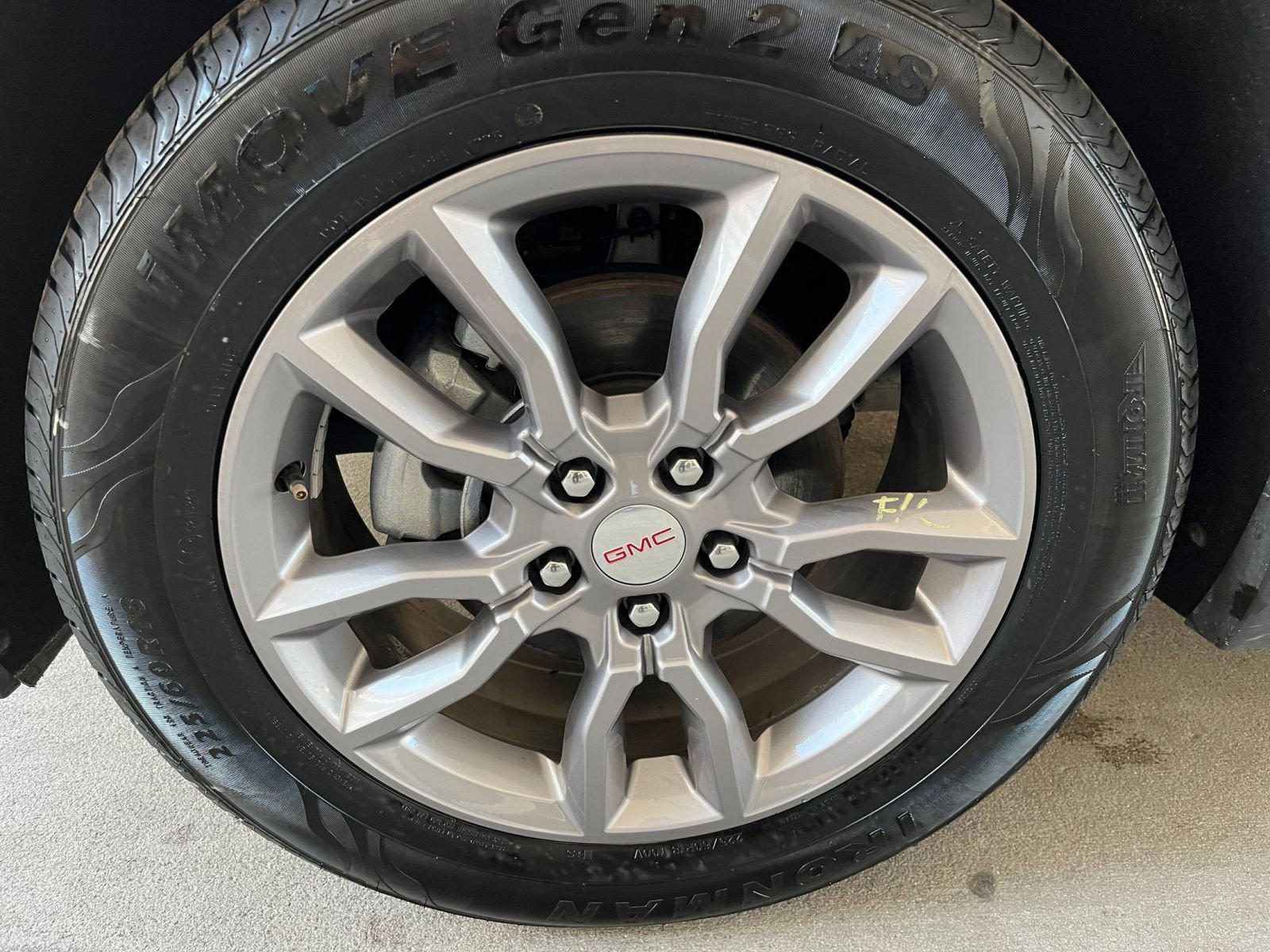 Used 2024 GMC Terrain SLT AWD/4WD image 31