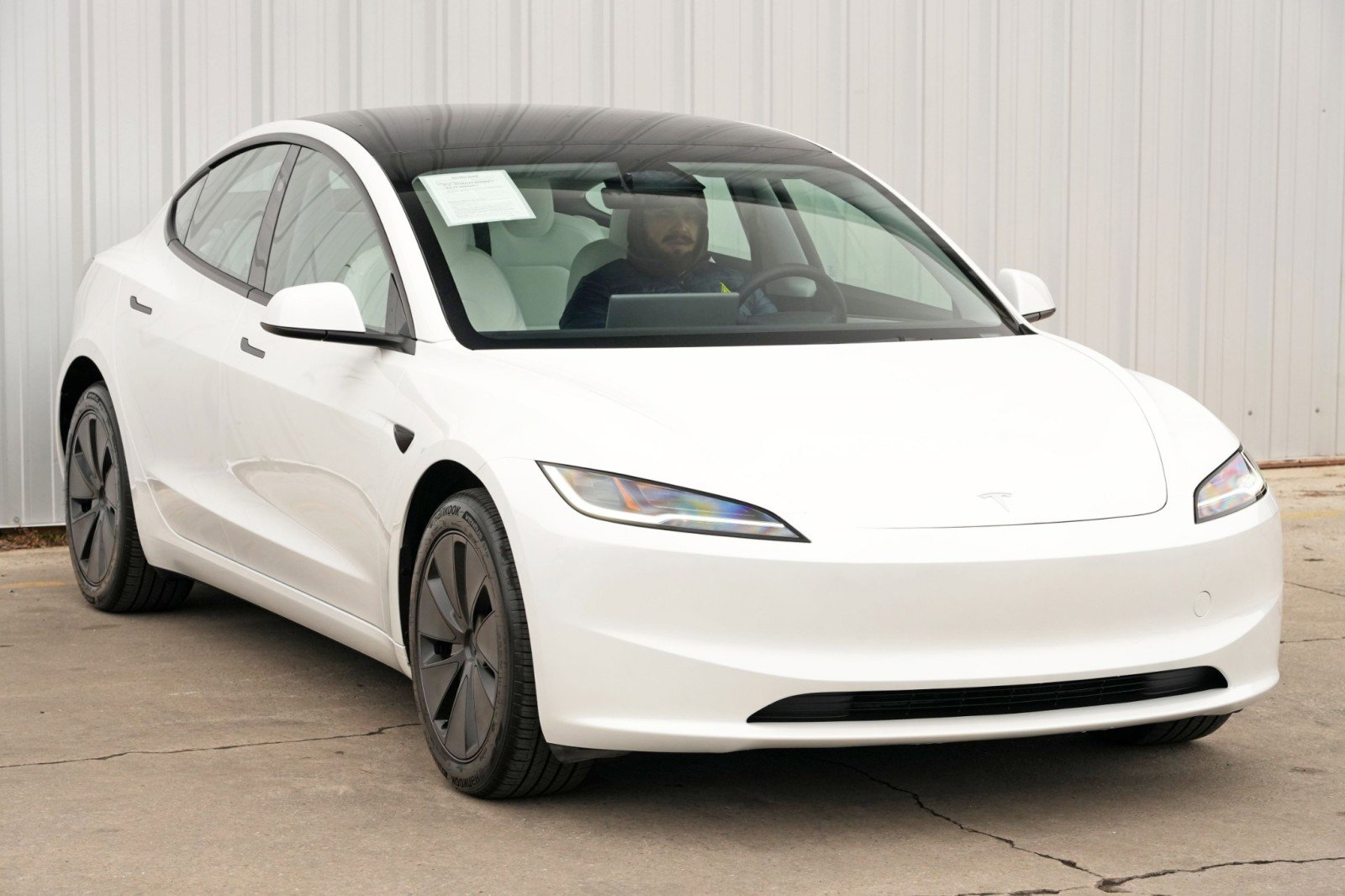 Used 2025 Tesla Model 3 Long Range image 57