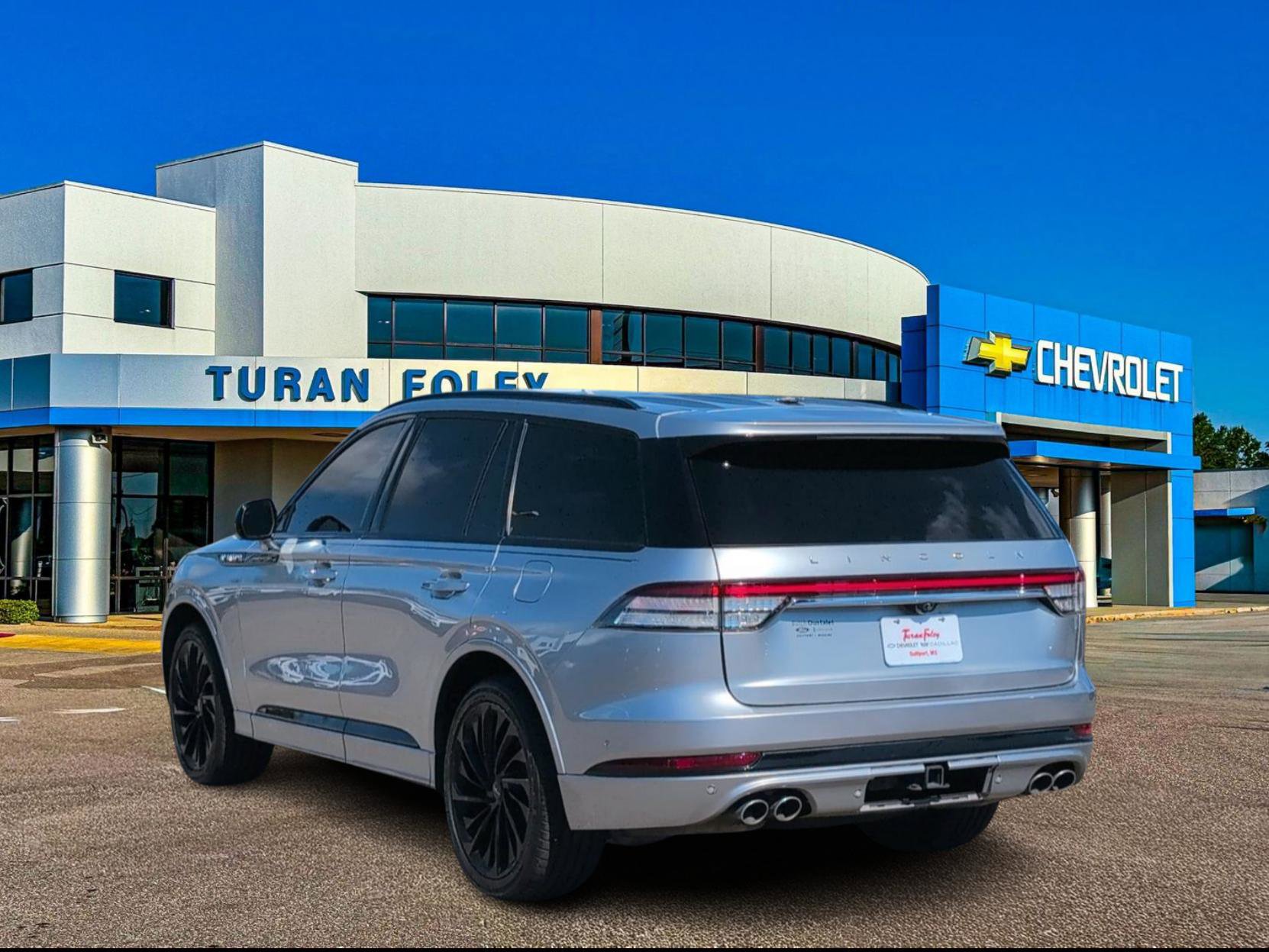 Used 2023 Lincoln Aviator Reserve w/ Equipment Group 201A image 3