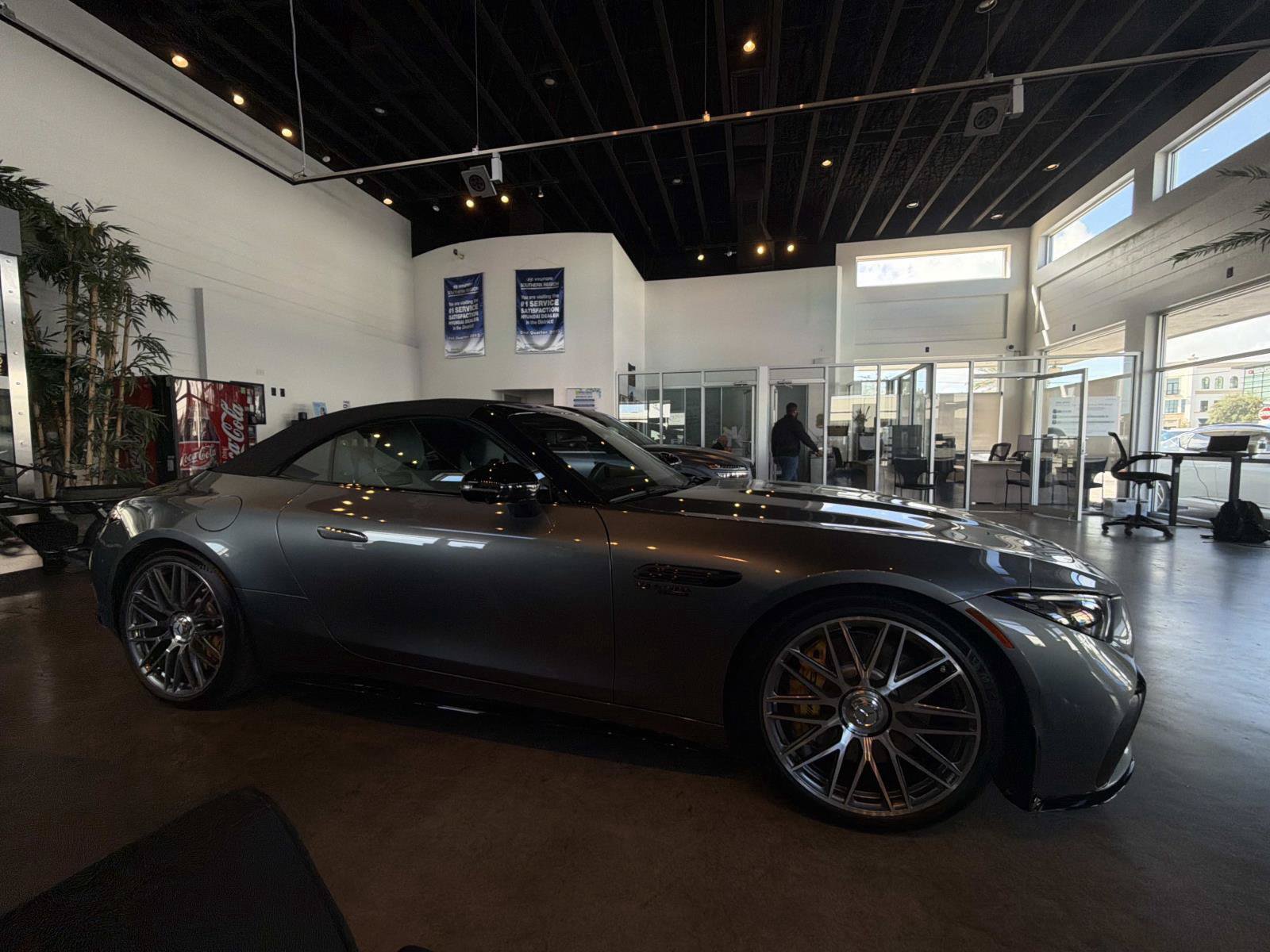 Used 2024 Mercedes-Benz SL 55 AMG 4MATIC image 2