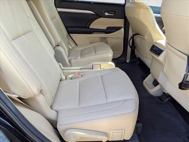 Used 2015 Toyota Highlander XLE FWD image 22