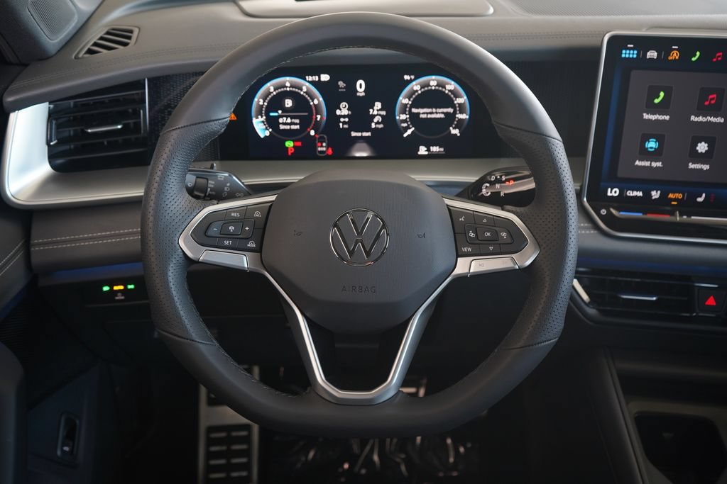 New 2026 Volkswagen Tiguan SE R-Line FWD image 9