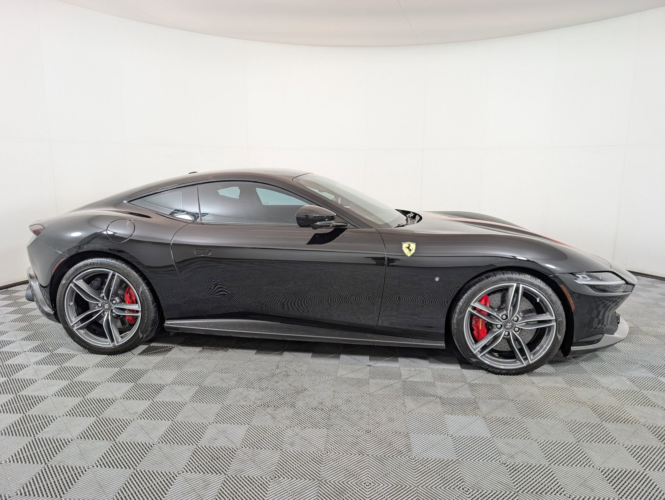 Used 2022 Ferrari Roma Coupe image 9