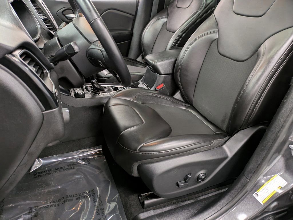 Used 2019 Jeep Cherokee Latitude Plus image 11