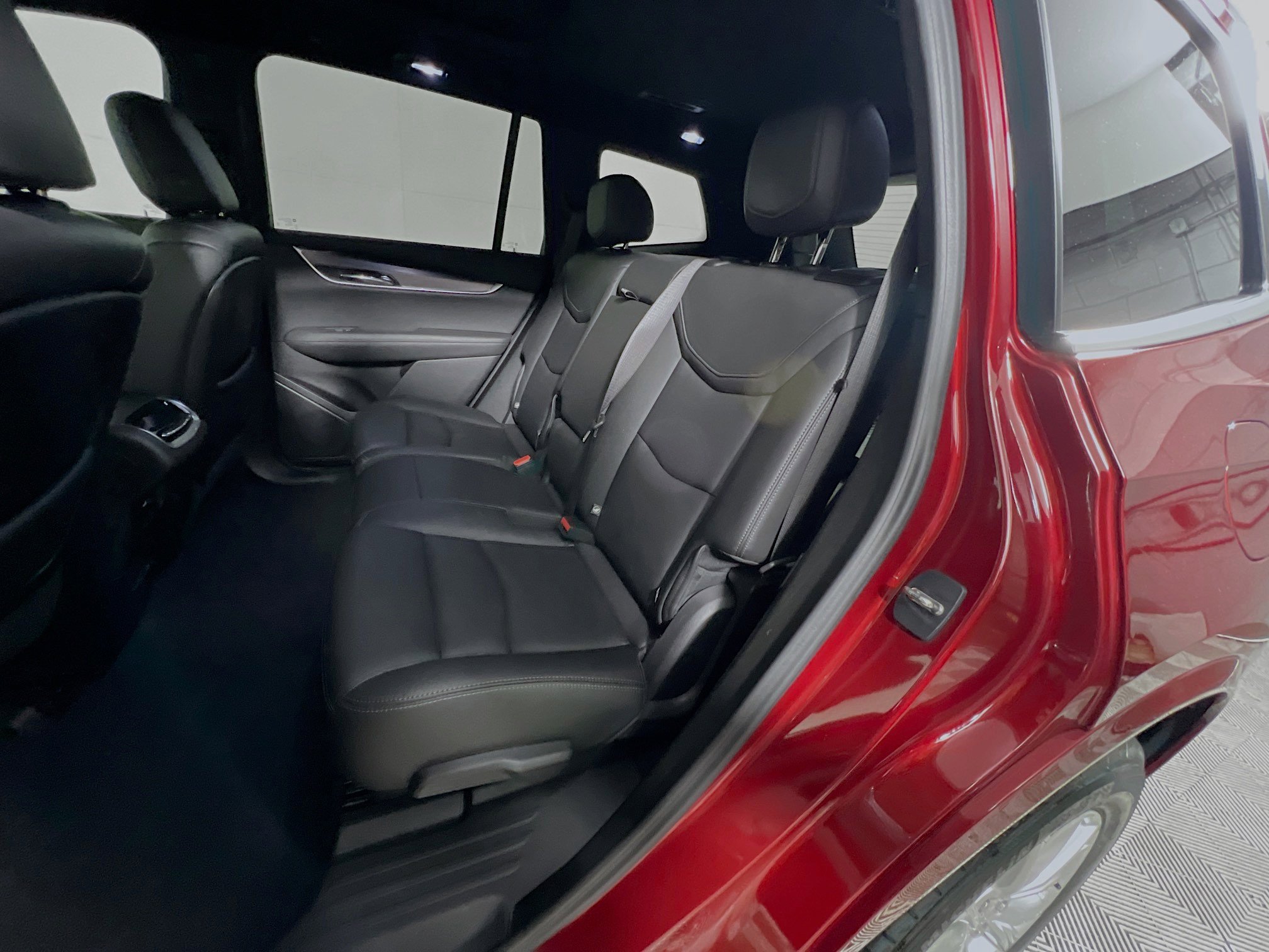 Used 2023 Cadillac XT6 Luxury image 29