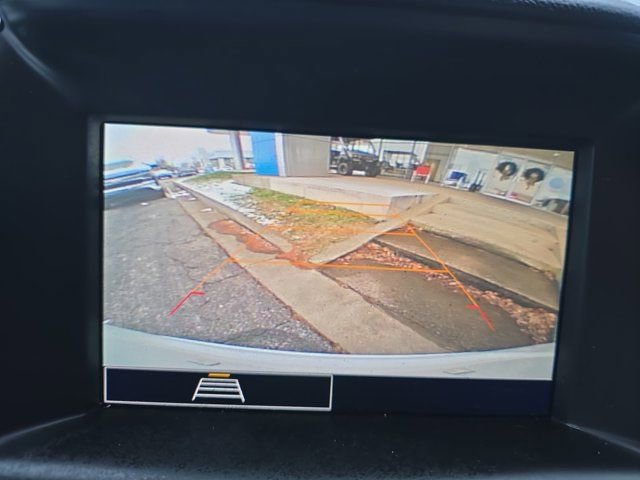 Used 2024 GMC Terrain SLE w/ Driver Convenience Package image 35