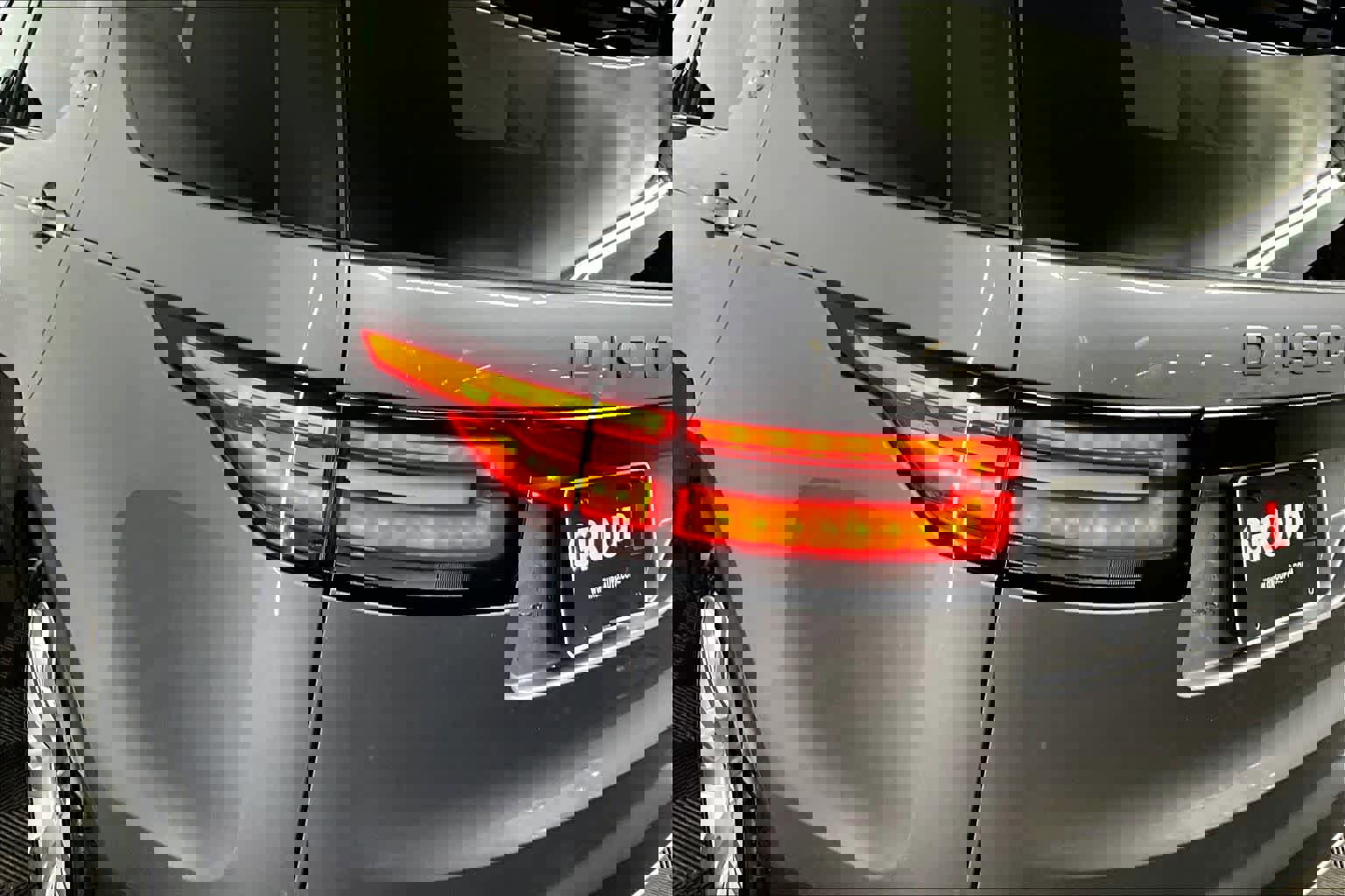 Used 2020 Land Rover Discovery HSE image 28