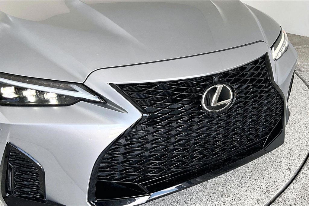 Used 2025 Lexus IS 500 w/ Accessory Package 2 RWD image 36